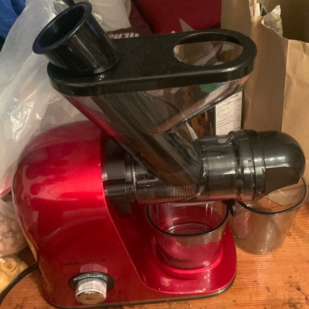 Brand New Cold Press Juicer Hervigour Portable and High Yield